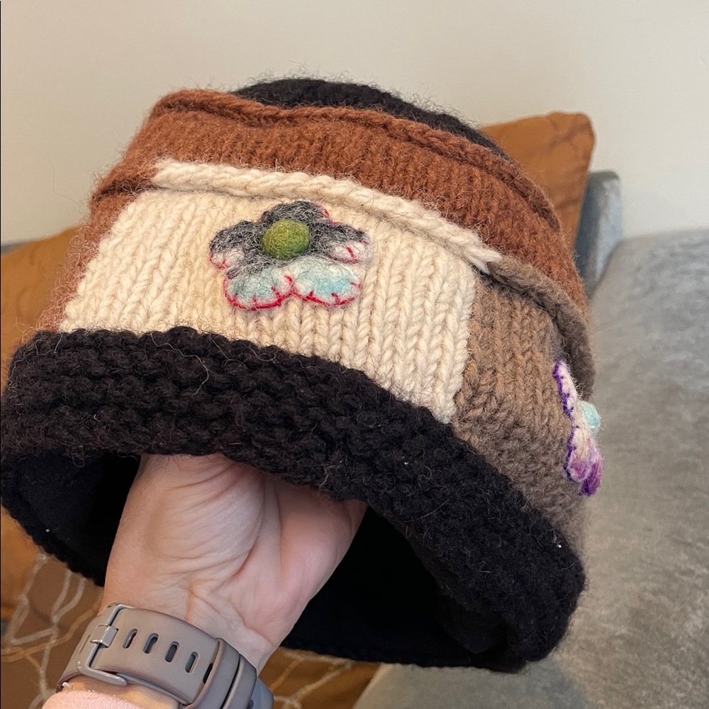Kathmandu Imports Women Multicolor Floral Wool Hat - Picture 2 of 9